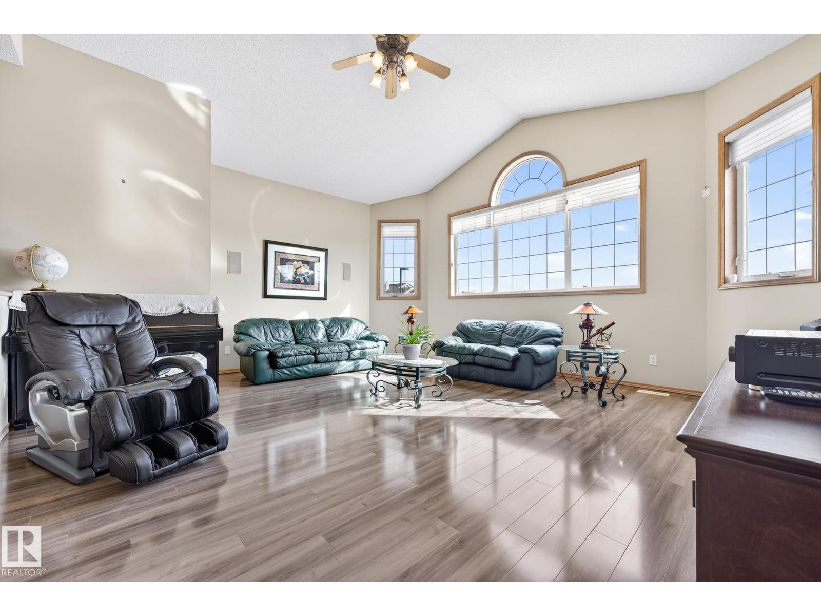 1354 118A ST NW, Edmonton