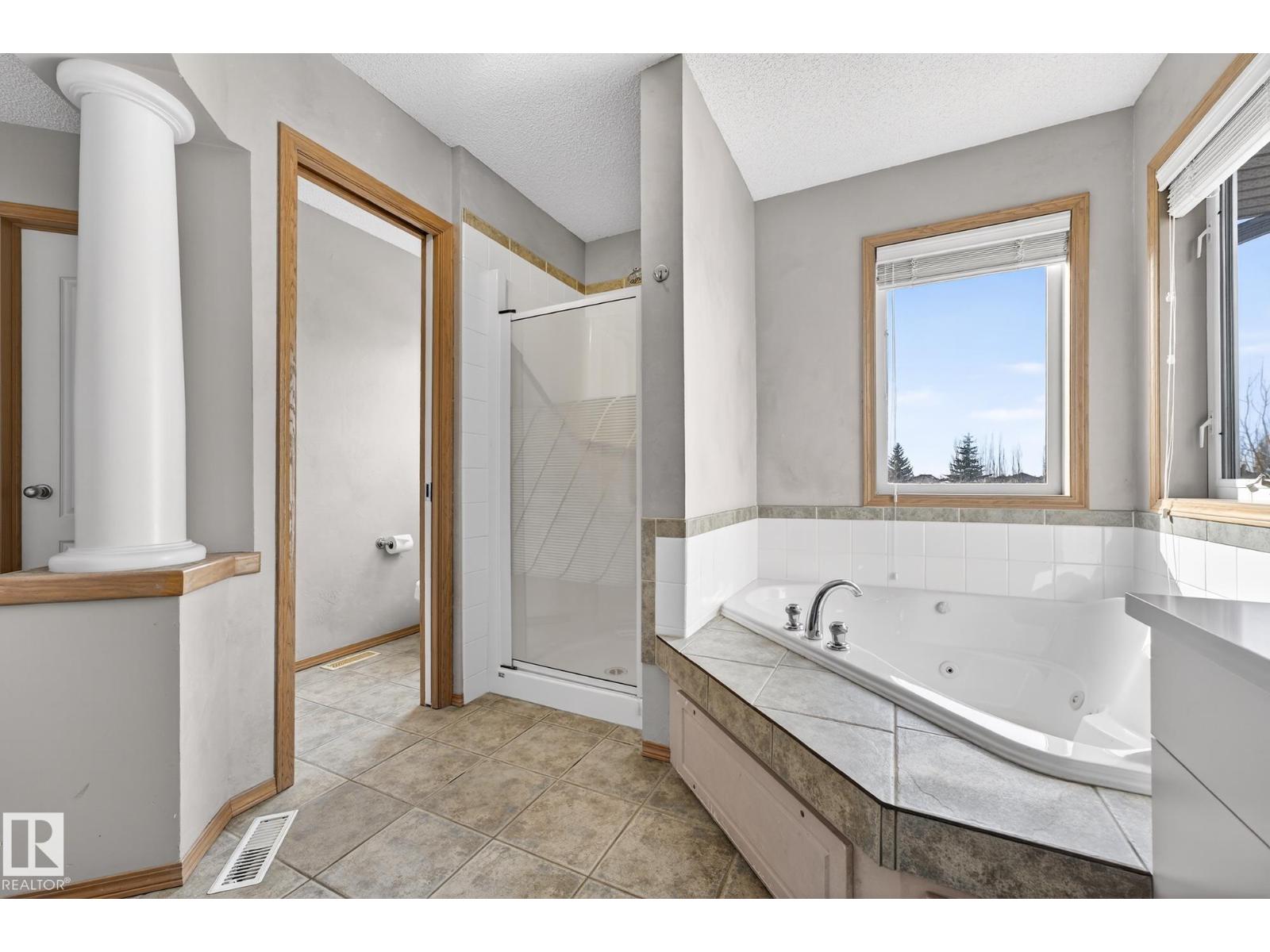 1354 118A ST NW, Edmonton