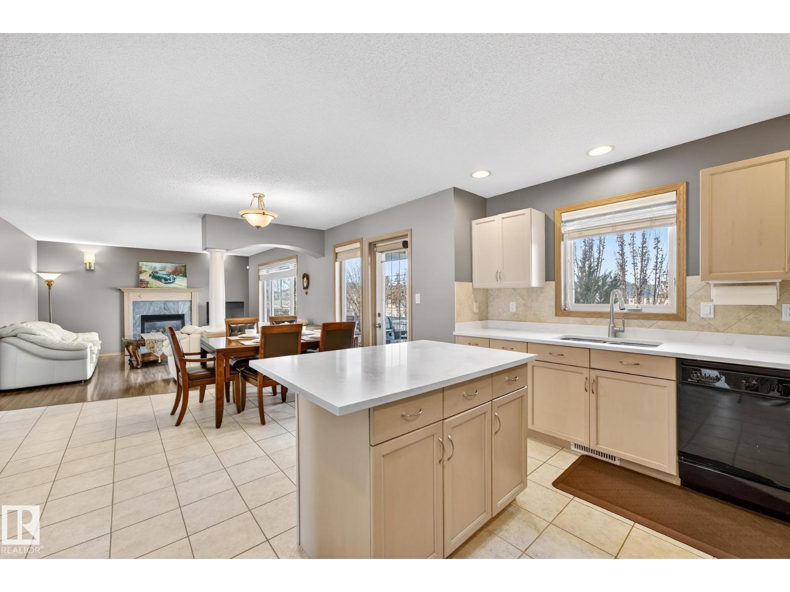 1354 118A ST NW, Edmonton