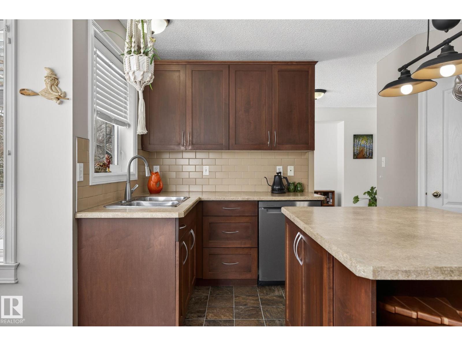 24 FORREST PL, Sherwood Park