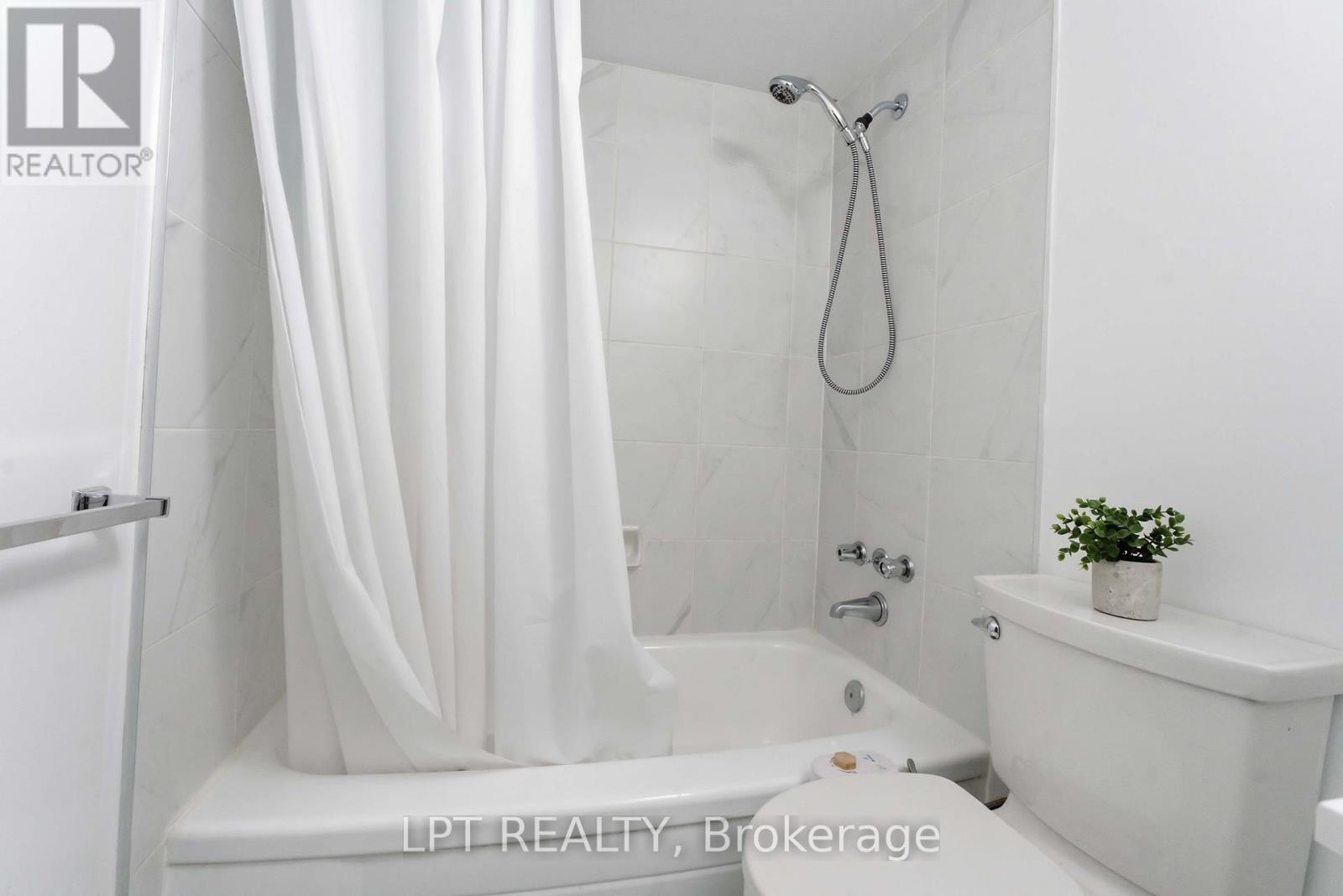 #314 555 BRITTANY DRIVE - 23