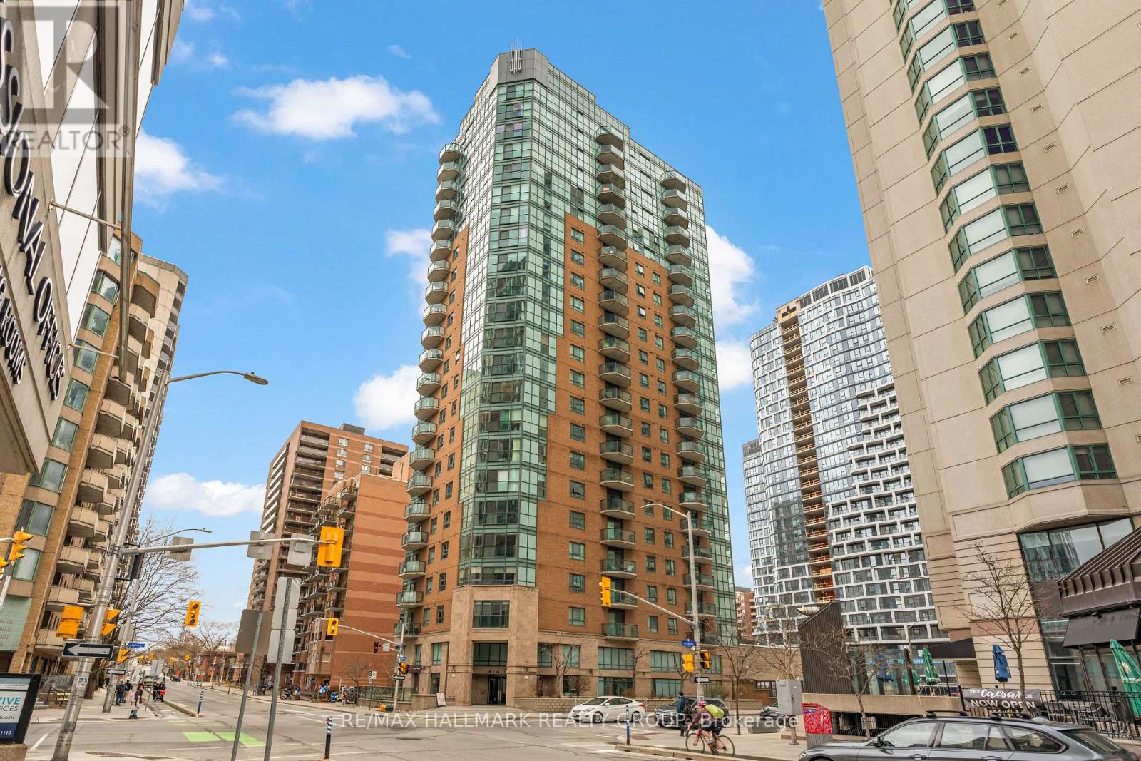#2103 445 LAURIER AVENUE W - 1