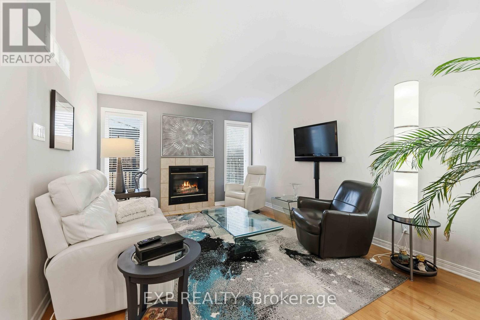 2 Bed, 2 Bath House for Sale in Ottawa – 5655 MAHOGANY HARBOUR LANE, Ottawa – MLS# X13048100 - Image 9
