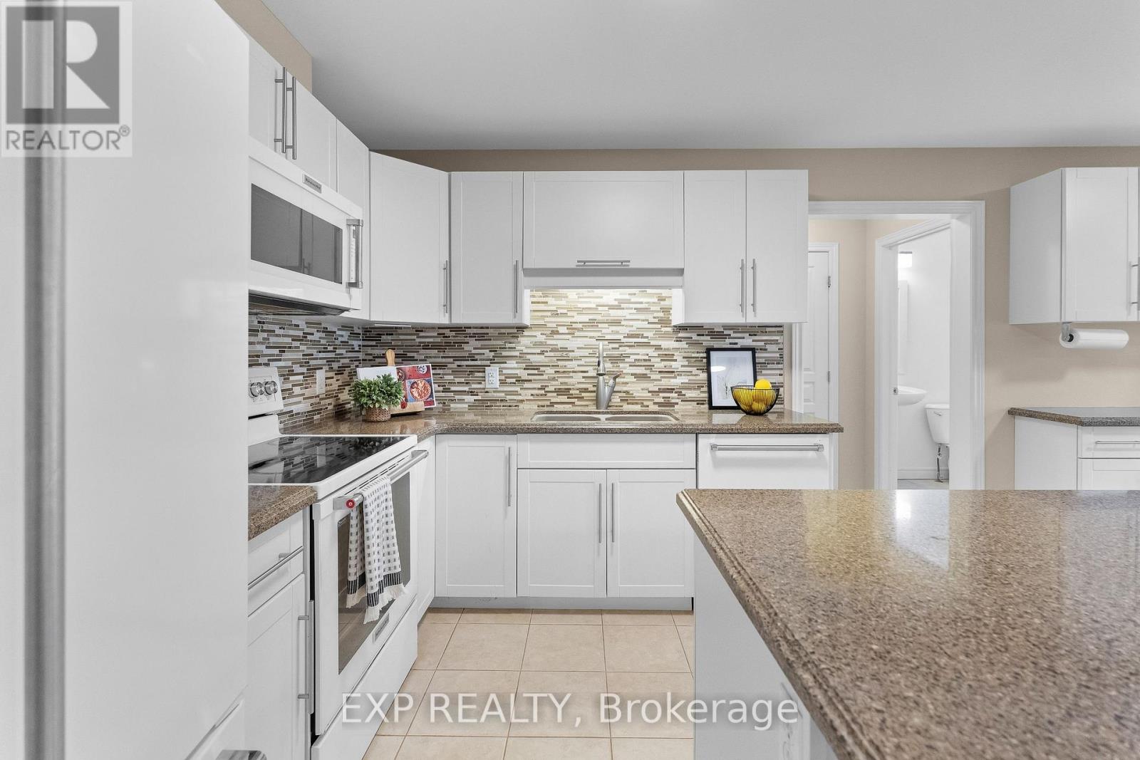 4875 JOHN STREET - 9