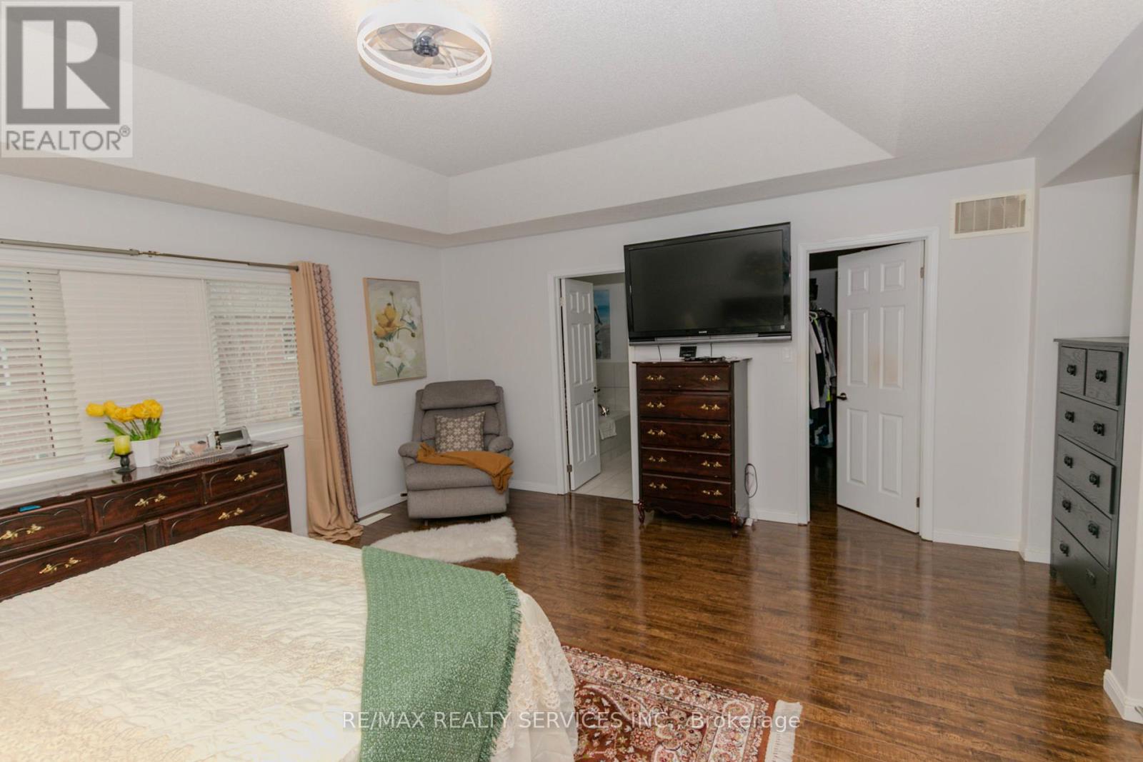 50 GIBBS ROAD — photo 20