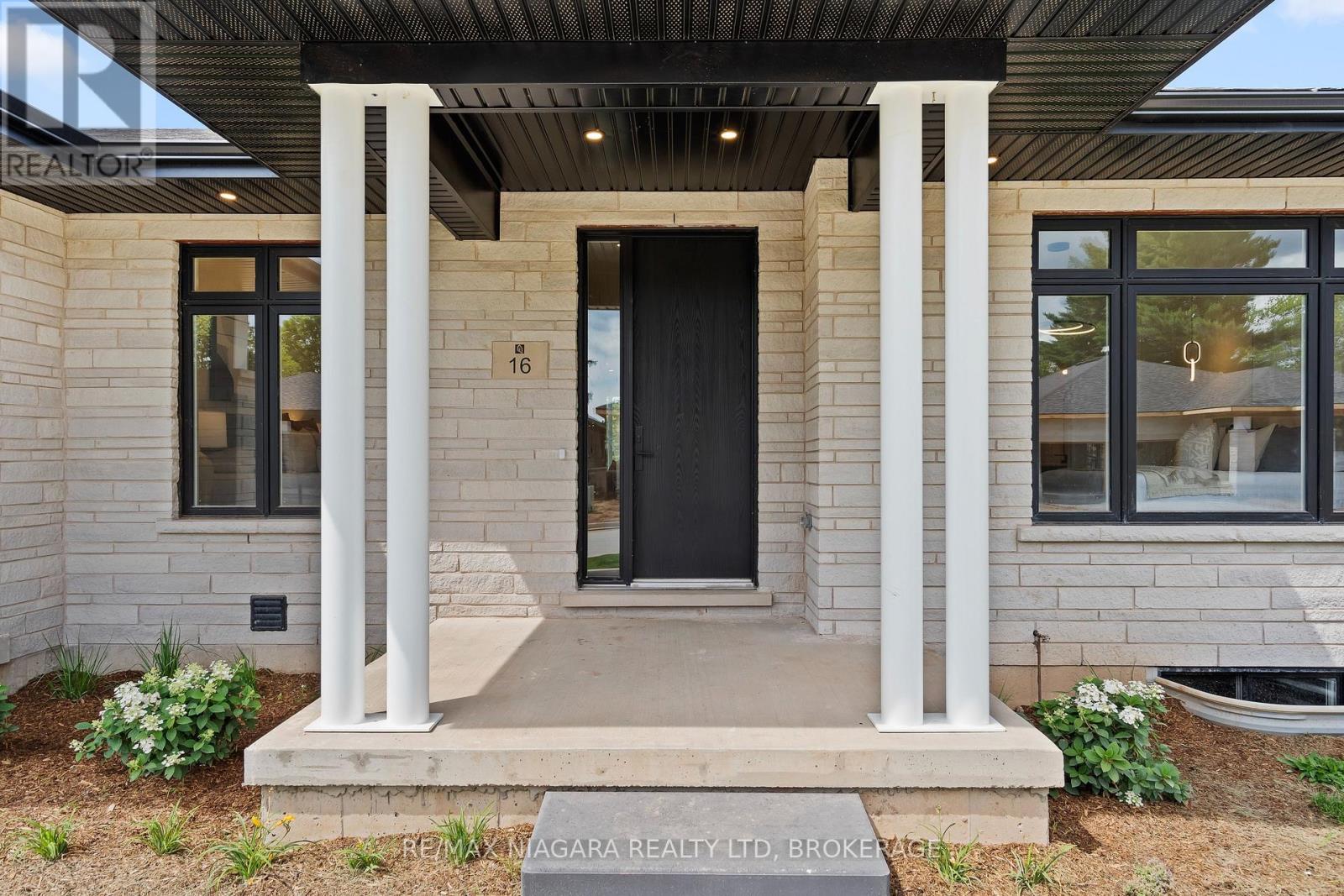 16 ACCURSI CRESCENT - 3