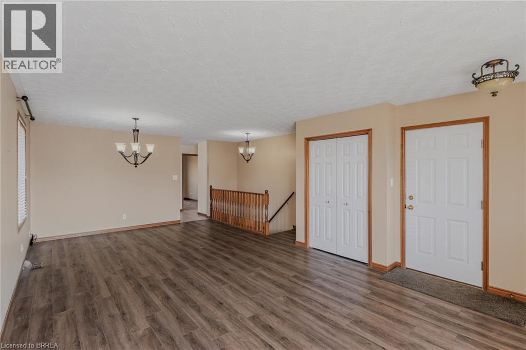 44 DONEGAL Drive - 6