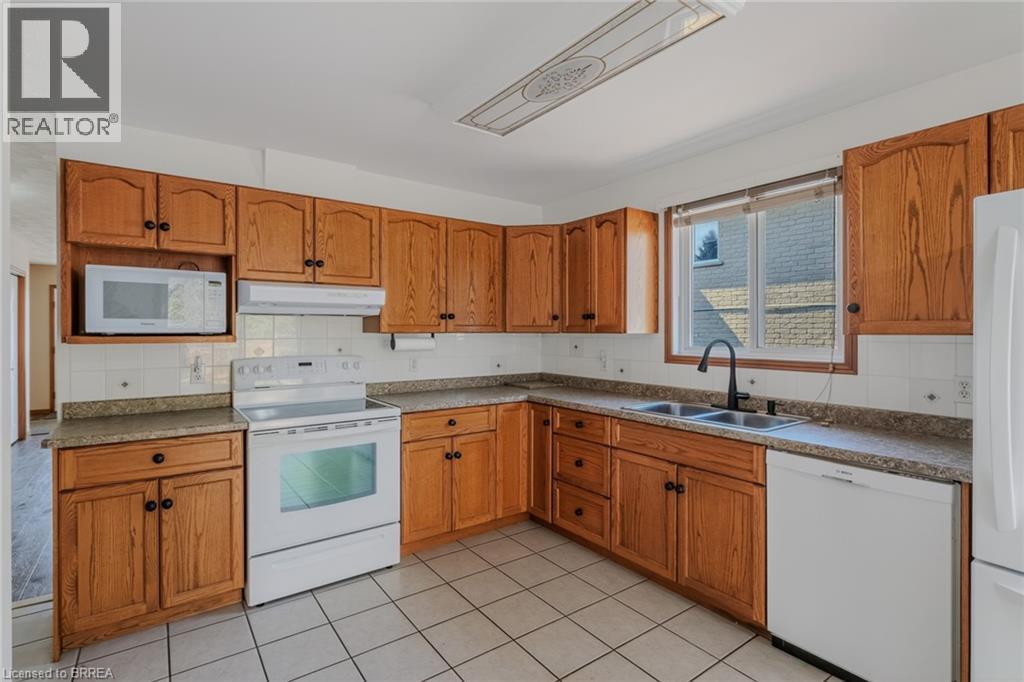 44 DONEGAL Drive - 11