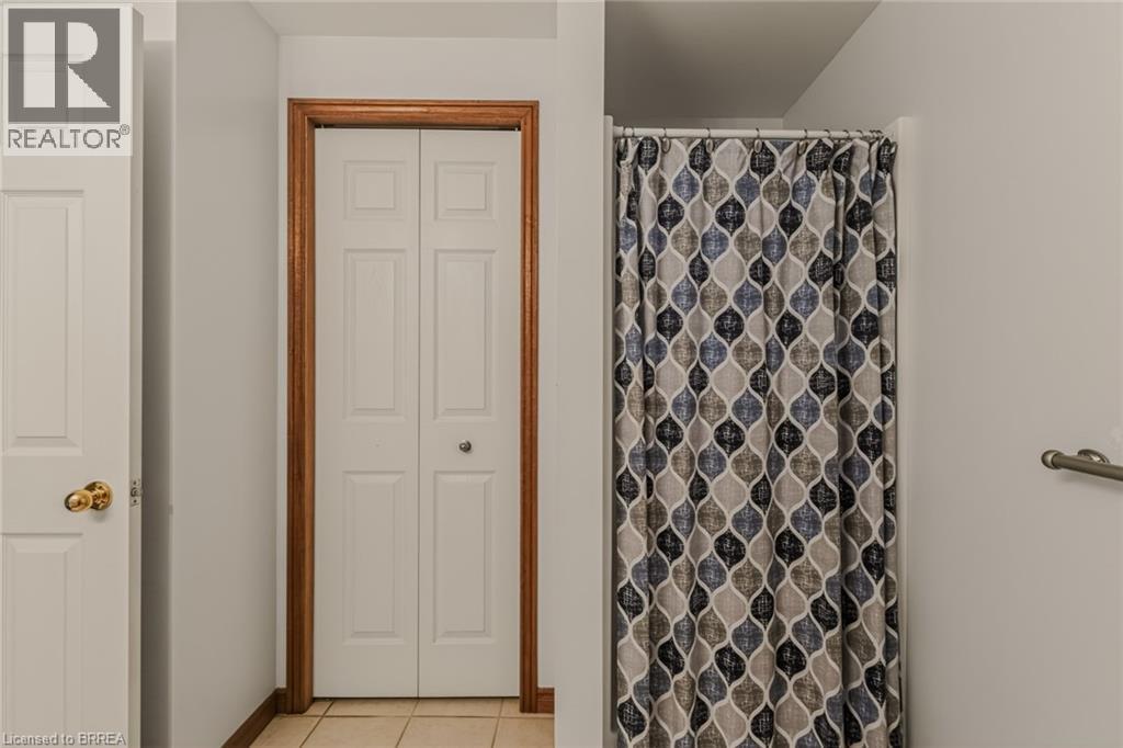 44 DONEGAL Drive - 35