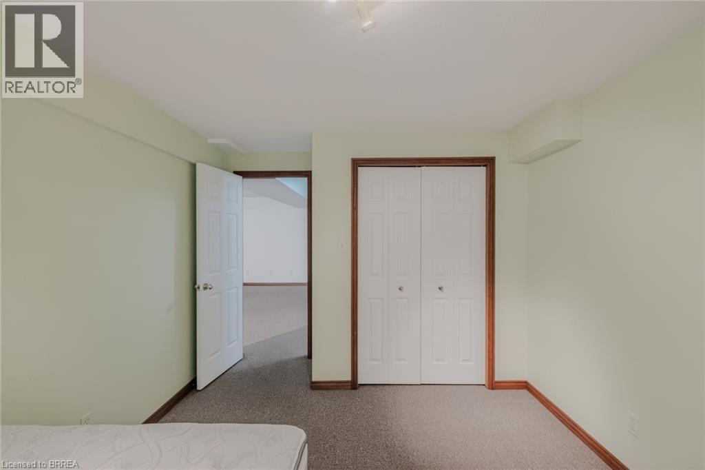 44 DONEGAL Drive - 30