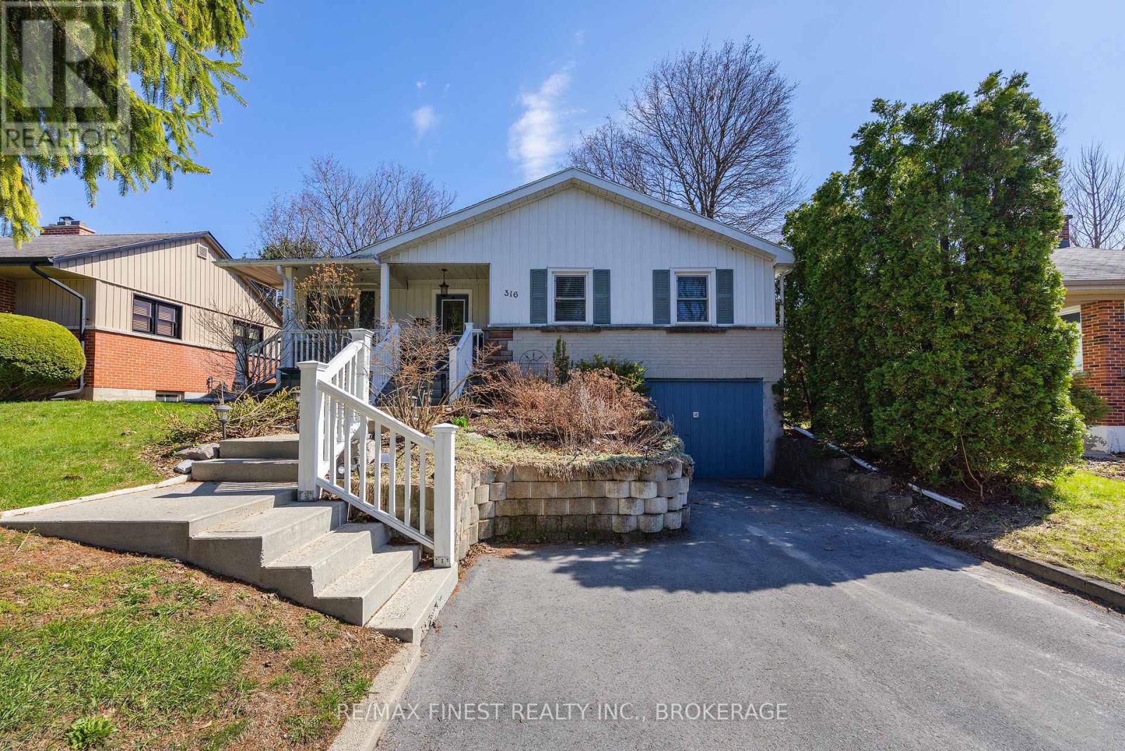 316 GLENGARRY ROAD - 1