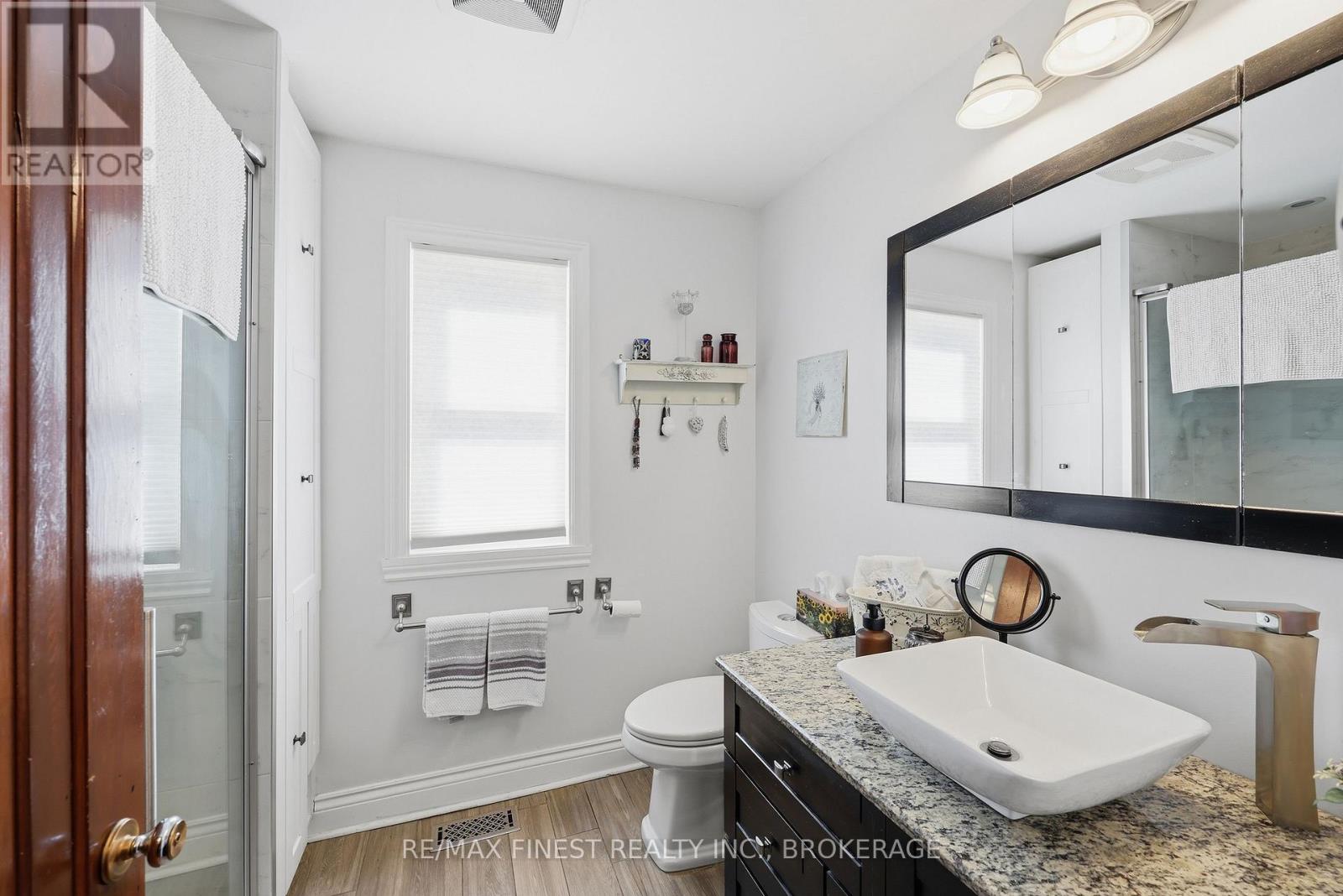 316 GLENGARRY ROAD - 38