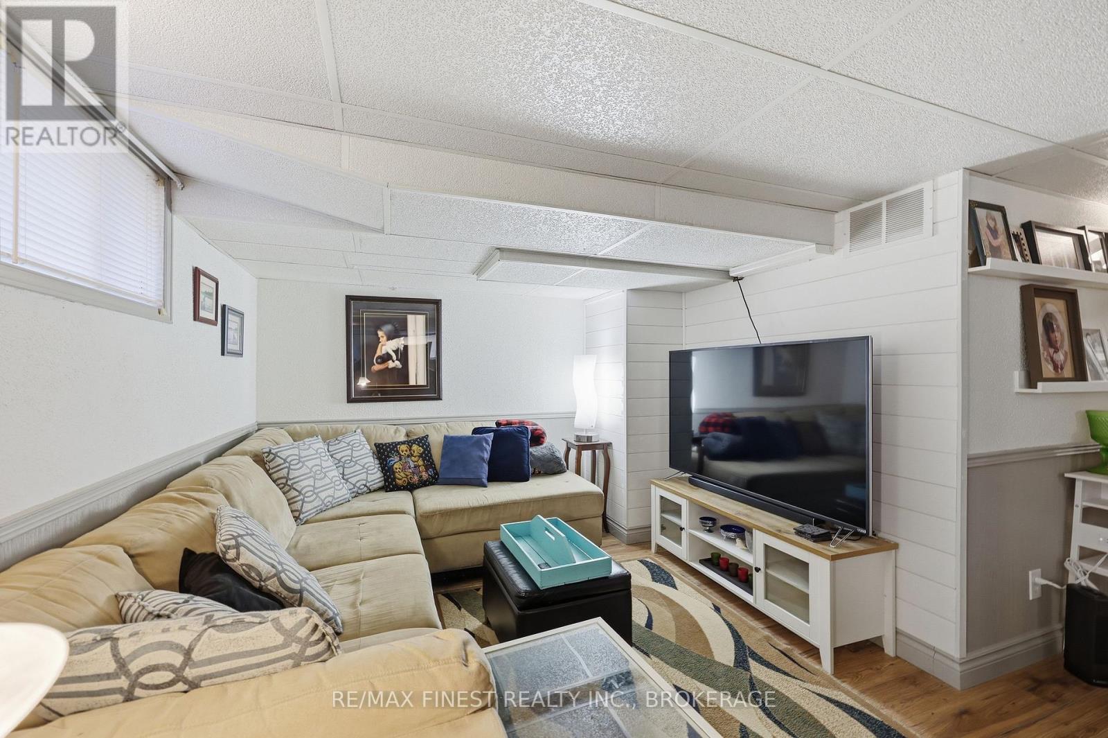 316 GLENGARRY ROAD - 40
