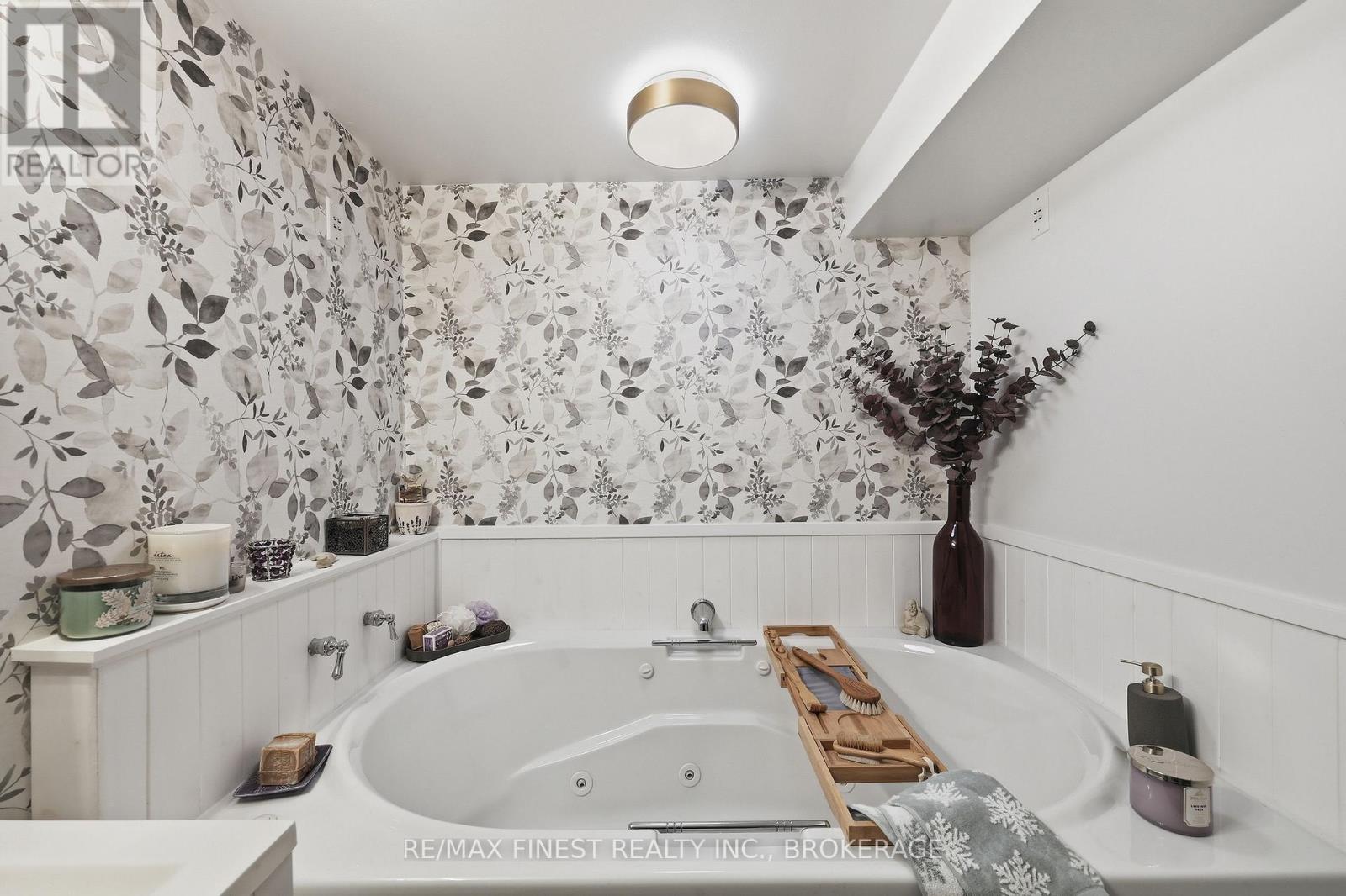 316 GLENGARRY ROAD - 44