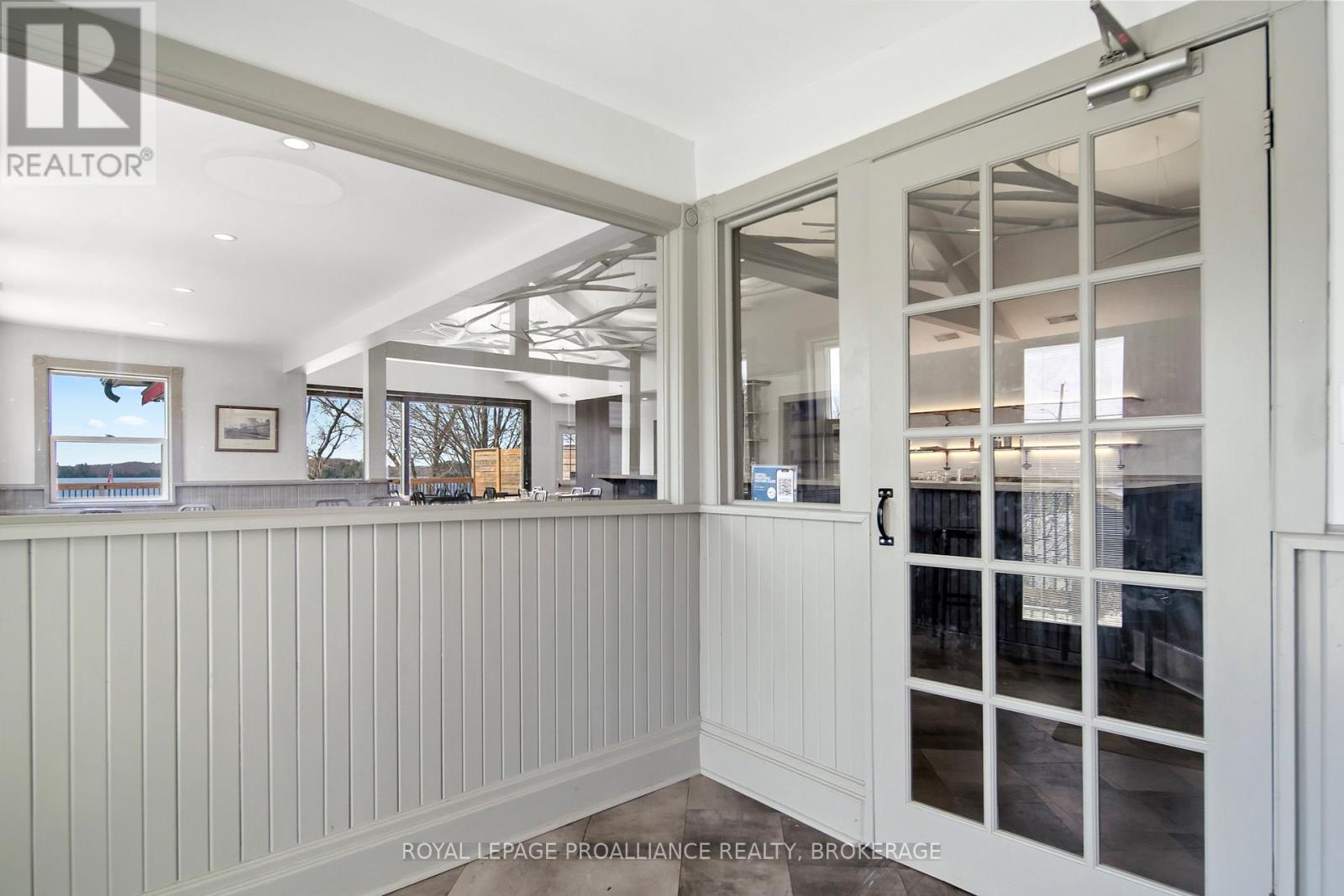 1004 MEDICAL CENTRE ROAD — photo 9