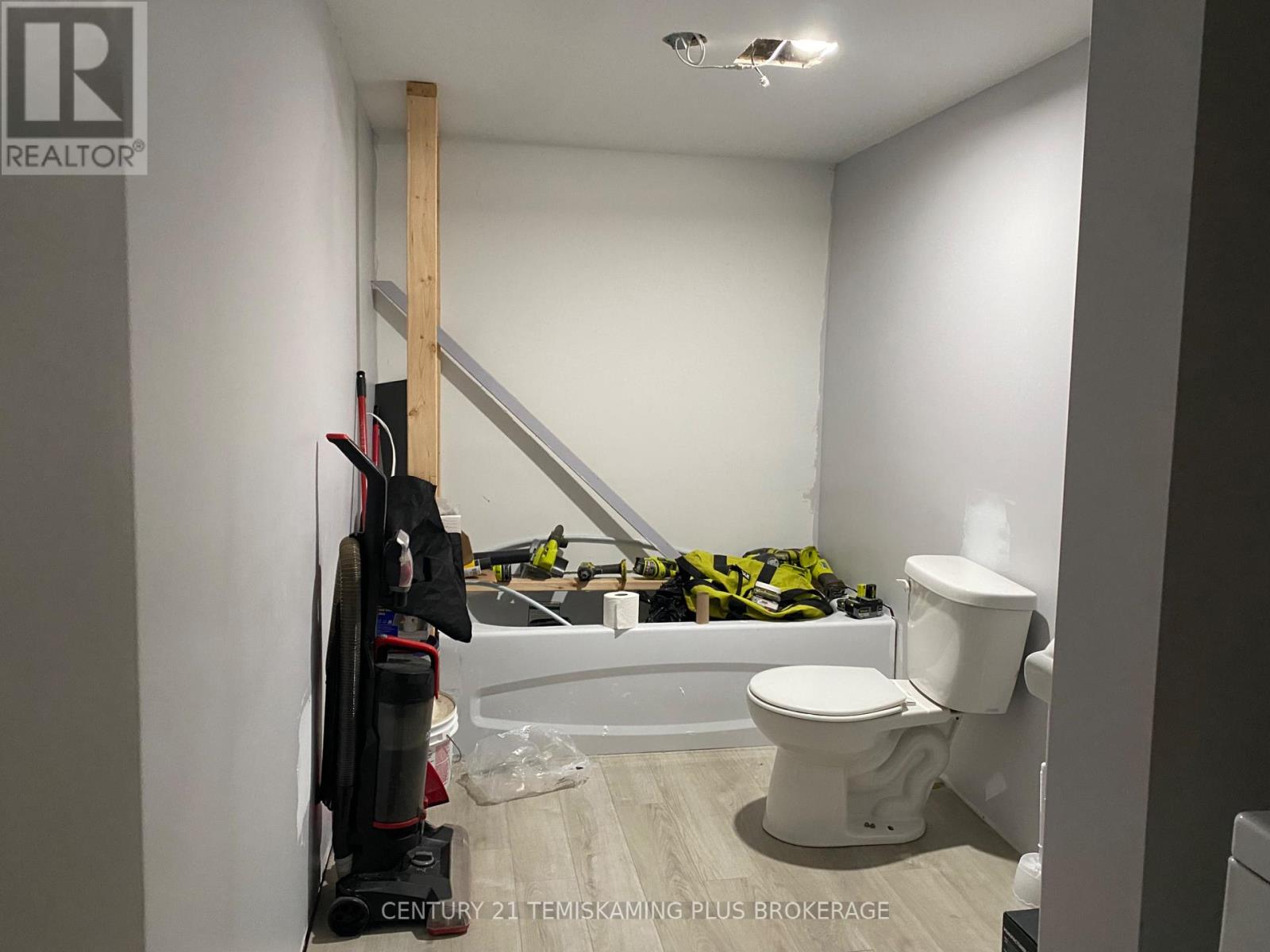31 GRANDVIEW AVENUE — photo 12