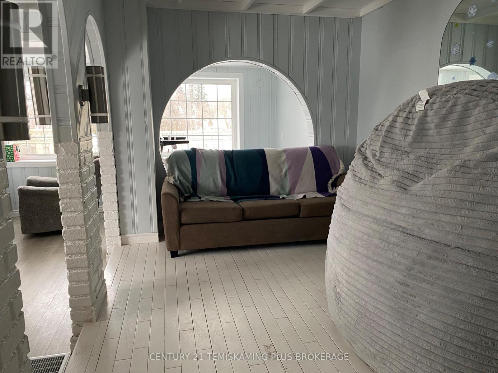 31 GRANDVIEW AVENUE — photo 6