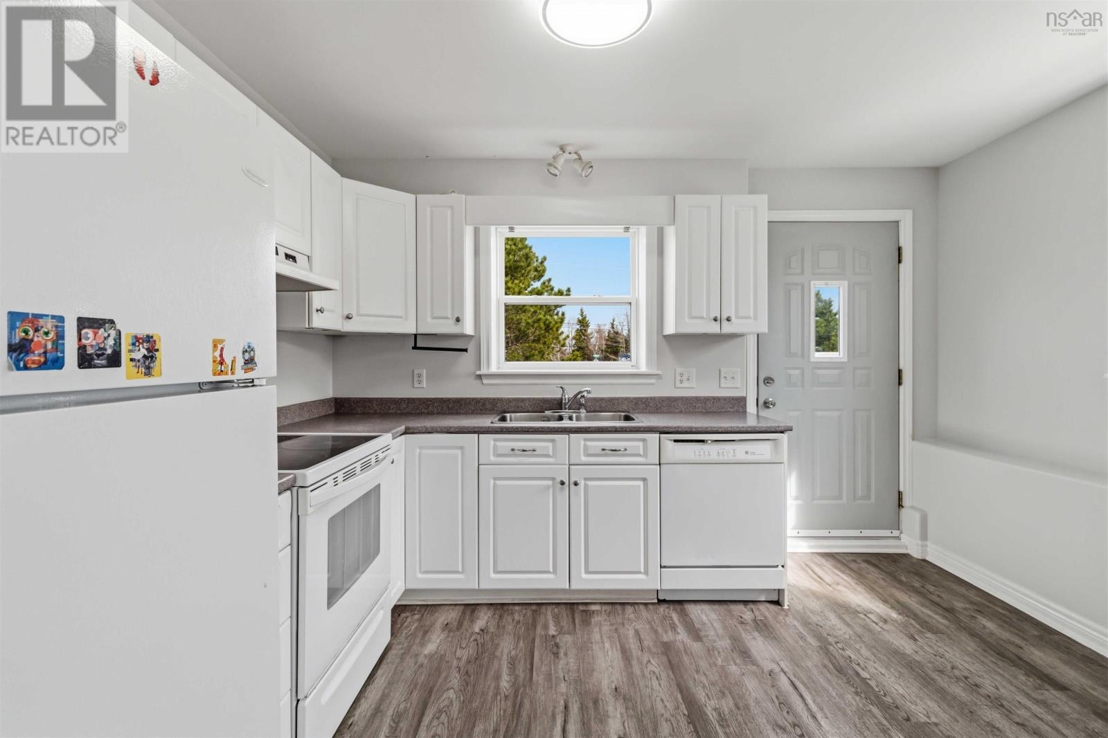 Property 32 of 43 of 90 Serocco Crescent