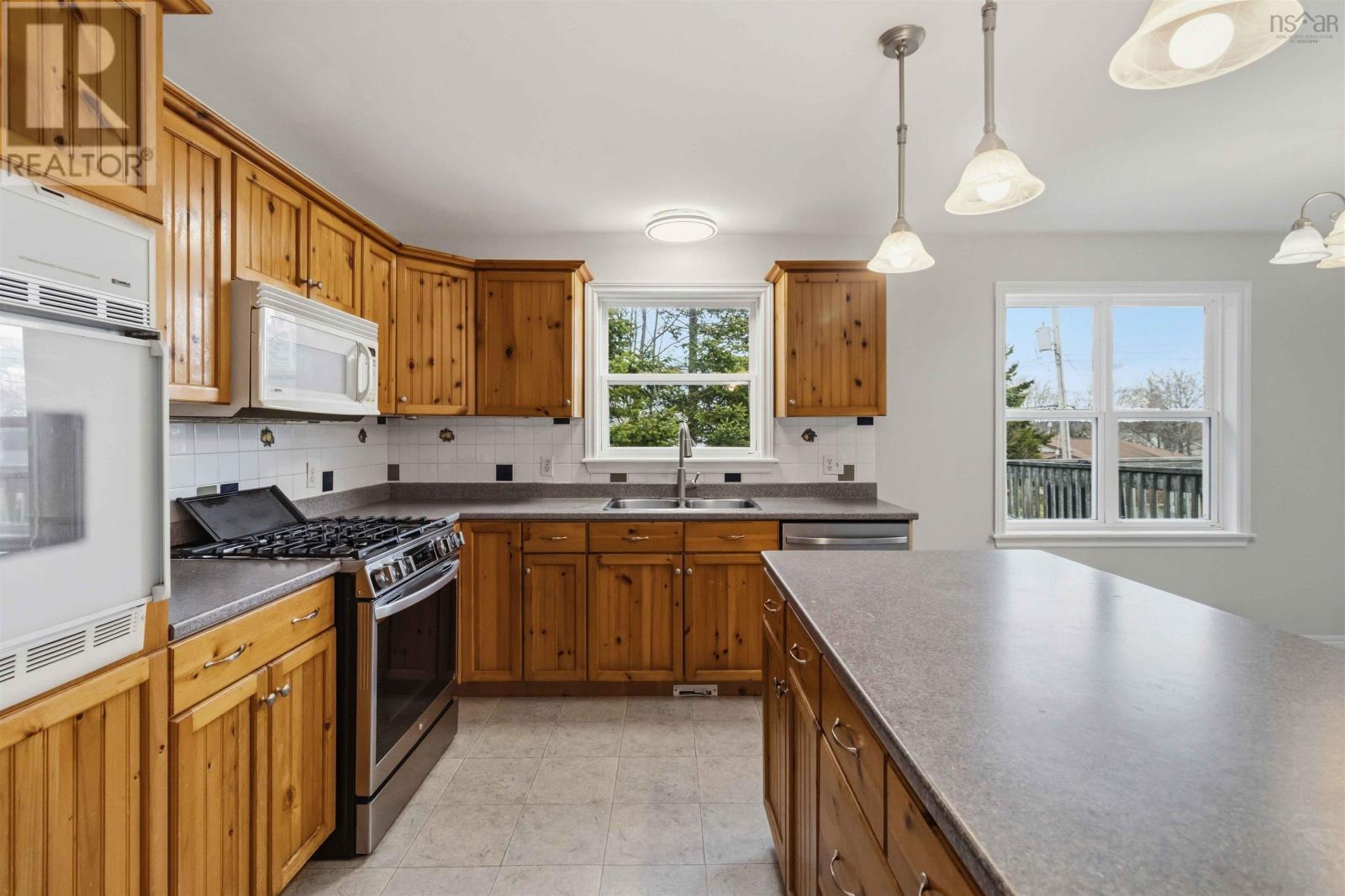 Property 11 of 43 of 90 Serocco Crescent