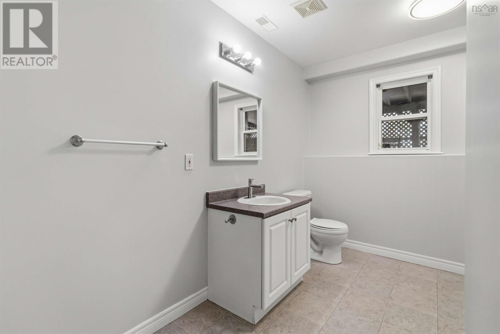 Property 35 of 43 of 90 Serocco Crescent