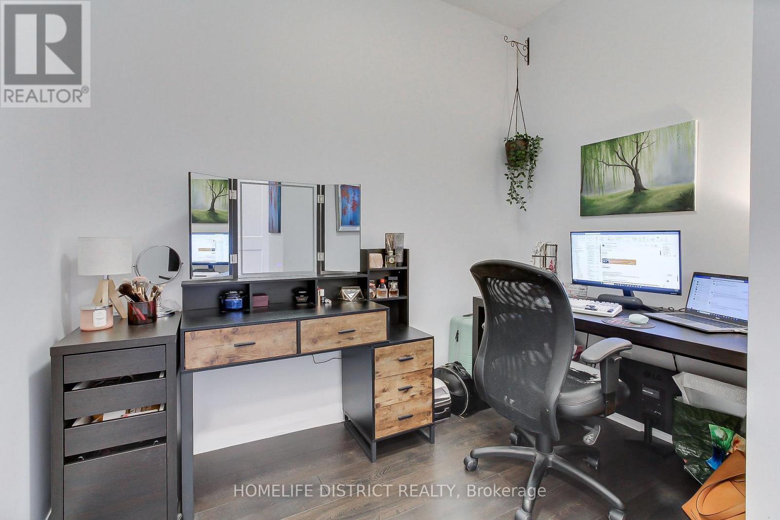 #717 7895 JANE STREET - 23