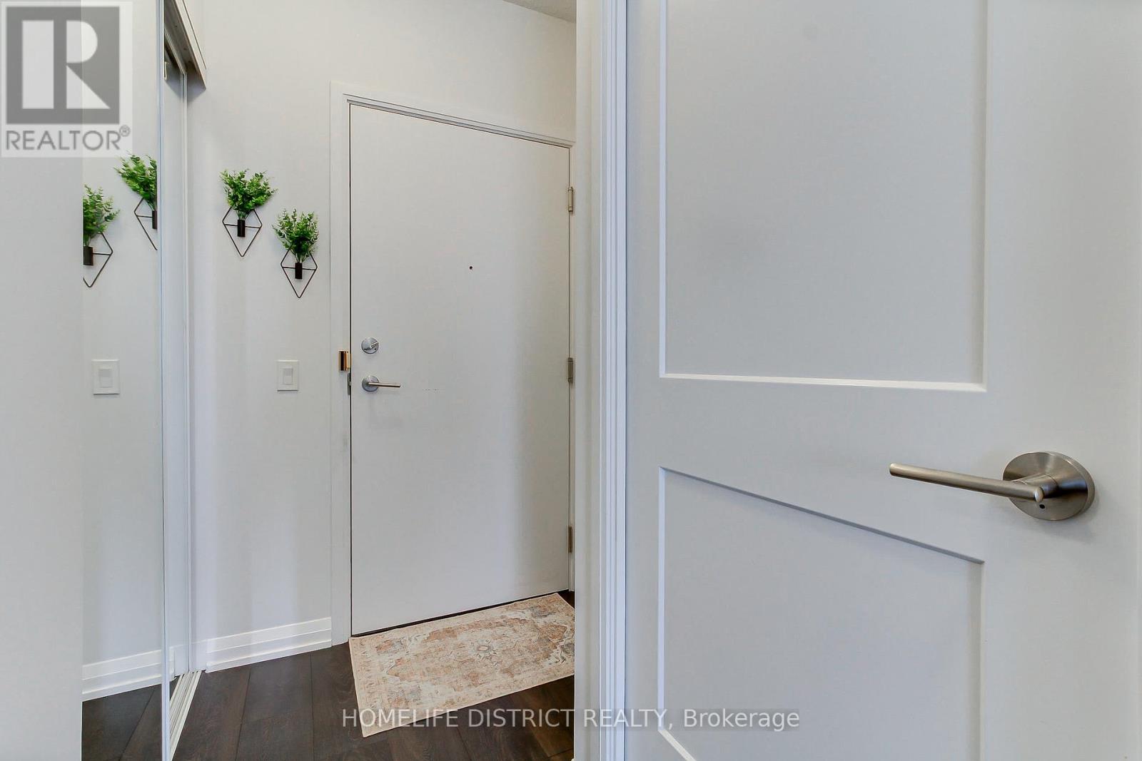 #717 7895 JANE STREET - 6