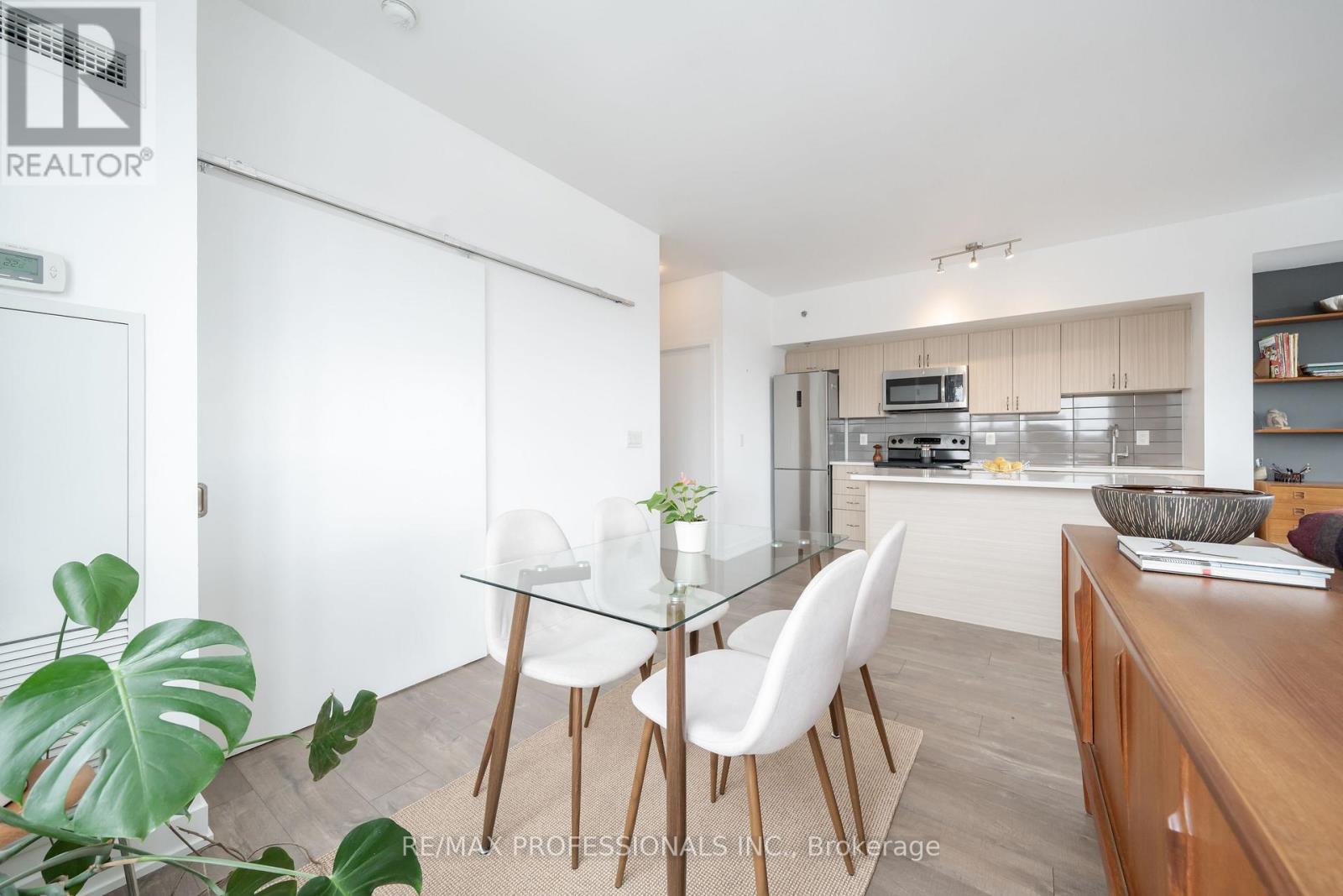 #811 11 SUPERIOR AVENUE - 11
