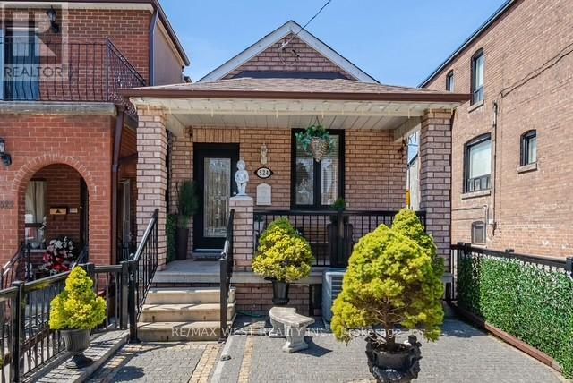 524 SALEM AVENUE N - 1