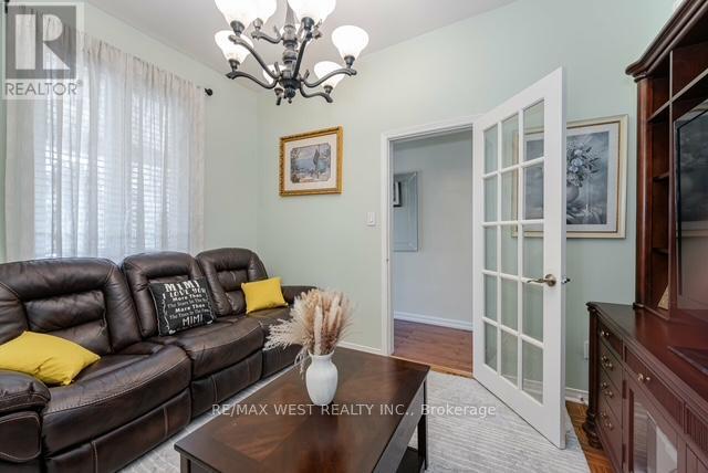524 SALEM AVENUE N — photo 13