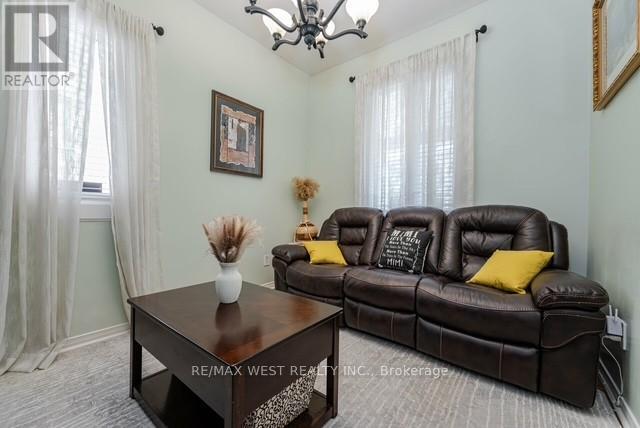 524 SALEM AVENUE N — photo 14