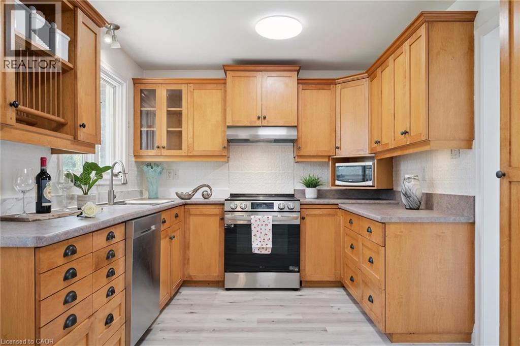 27 SILVERSPRING Crescent - 15