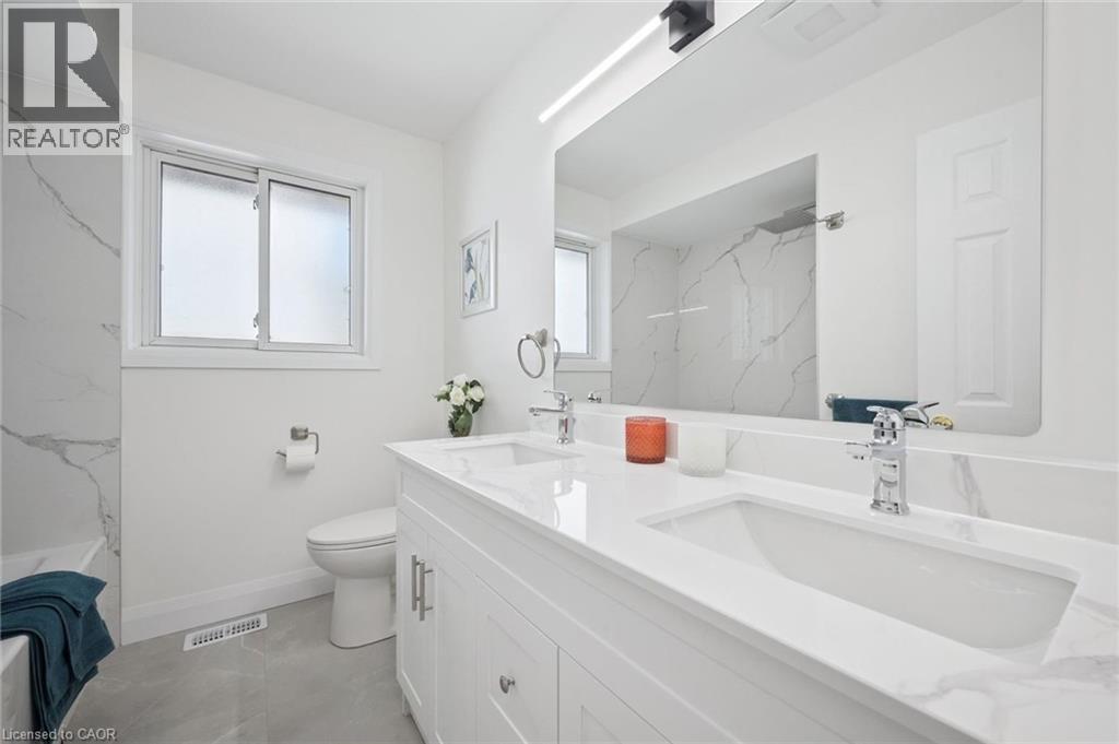 27 SILVERSPRING Crescent - 26