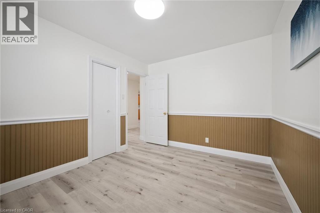27 SILVERSPRING Crescent - 30