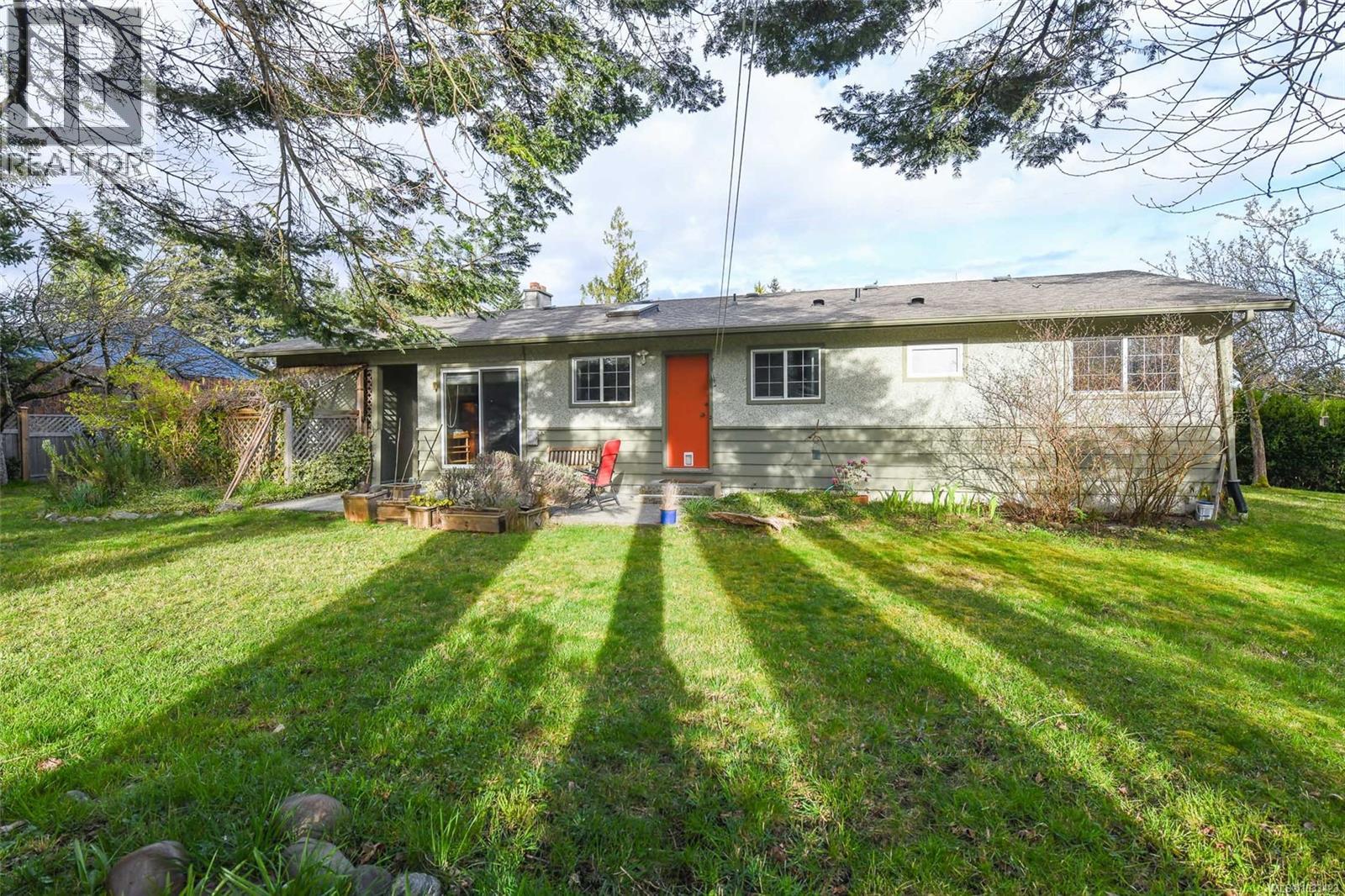 369 Douglas St - photo 3