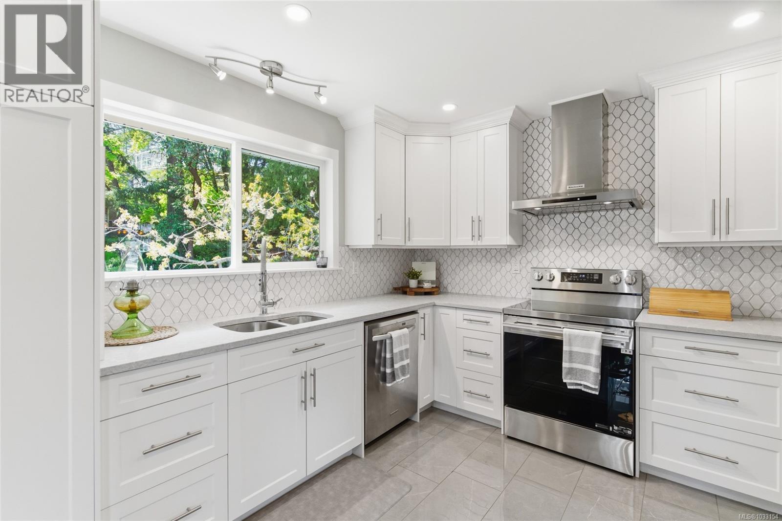 3006 King Richard Dr - 13