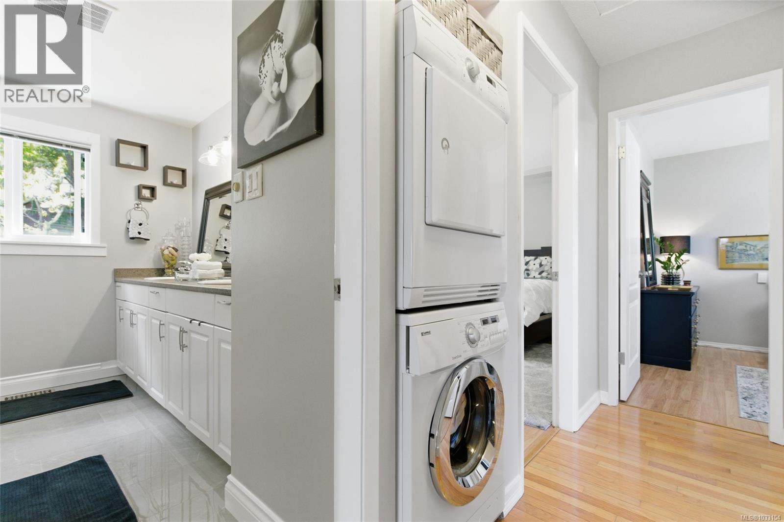 3006 King Richard Dr - 35