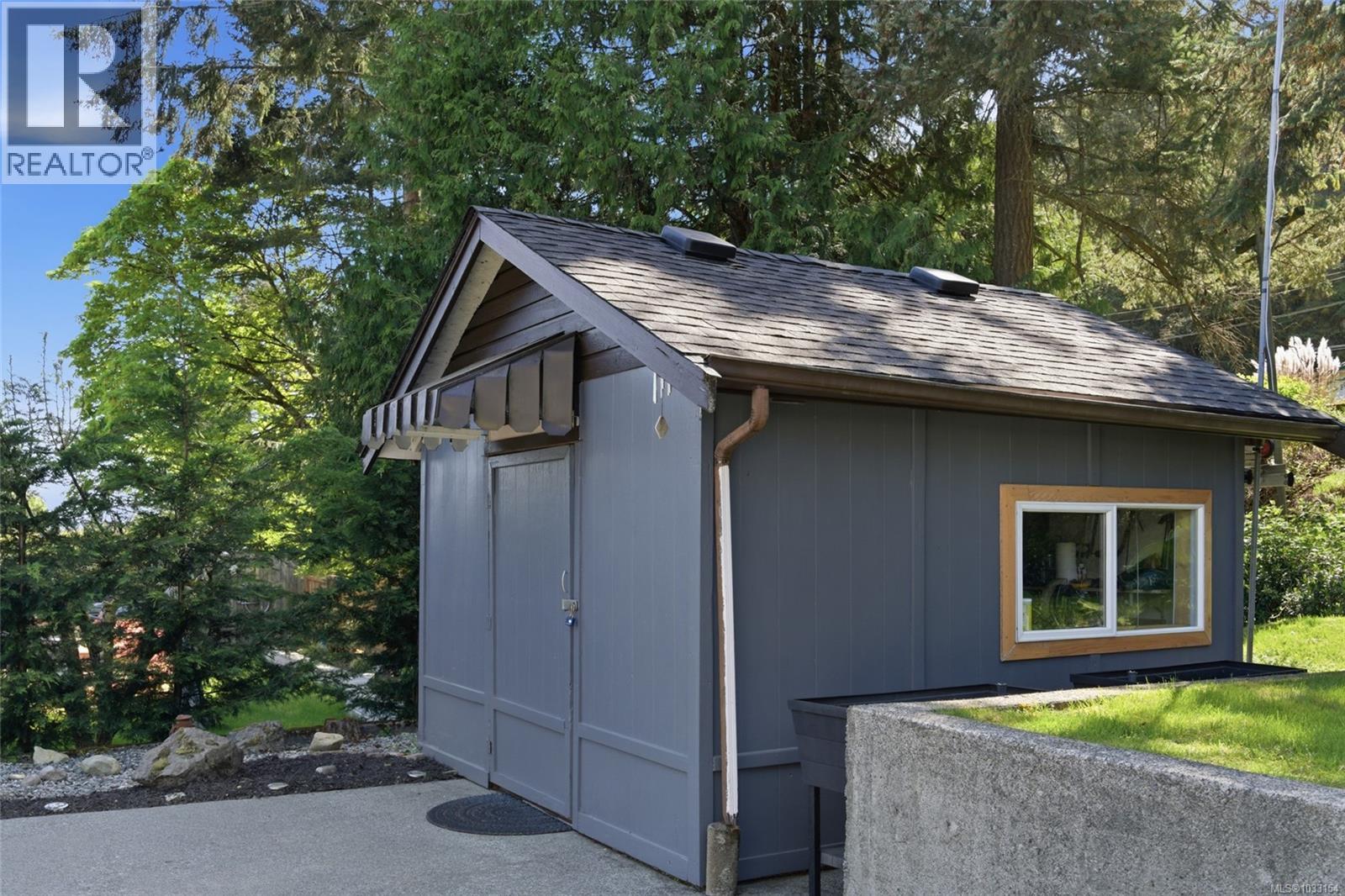 3006 King Richard Dr - 44