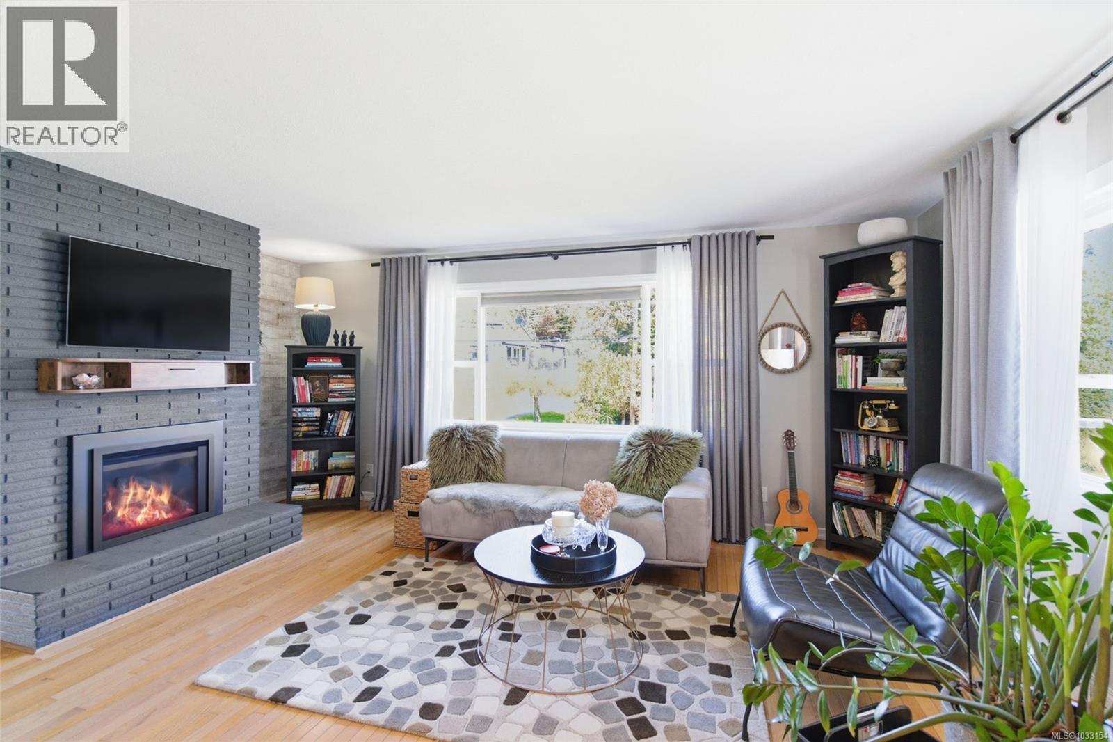 3006 King Richard Dr - 5