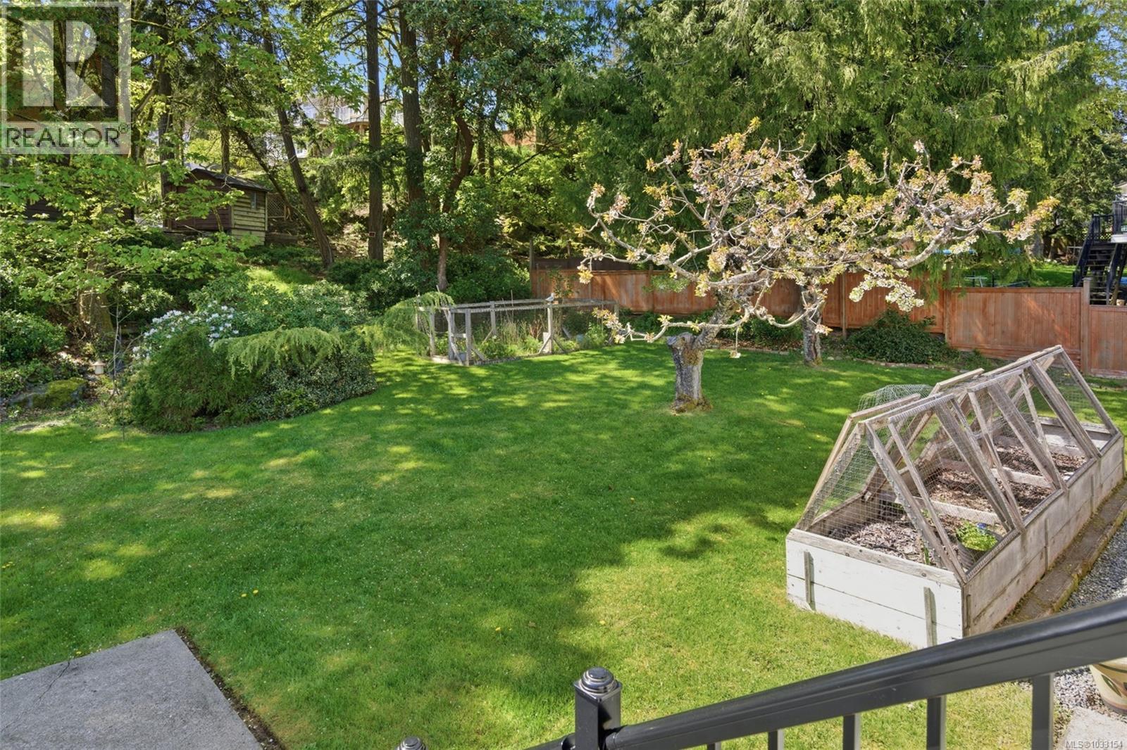 3006 King Richard Dr - 64