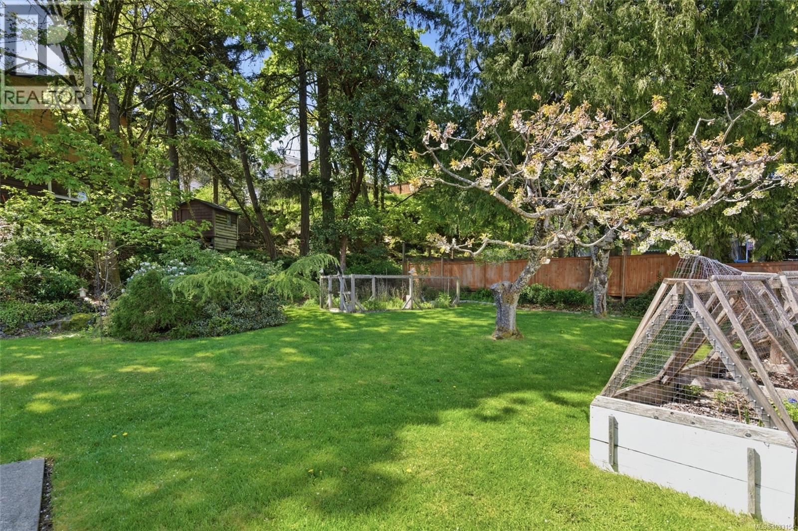 3006 King Richard Dr - 72