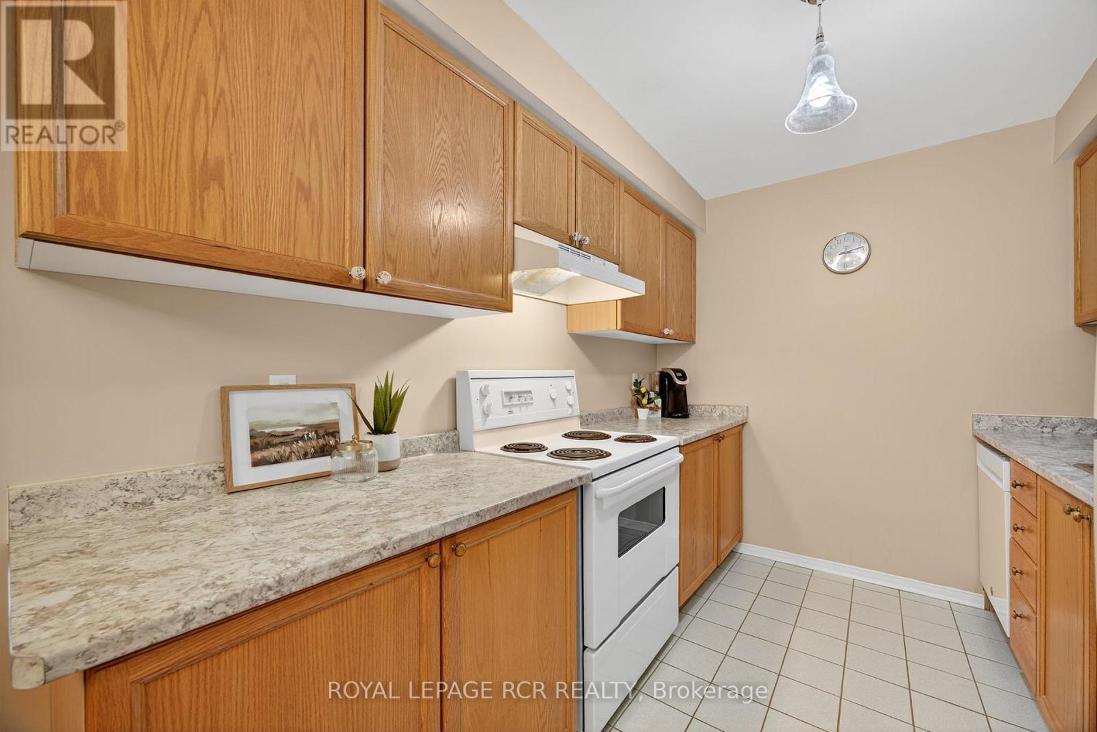 #310 250 ROBERT STREET - 4
