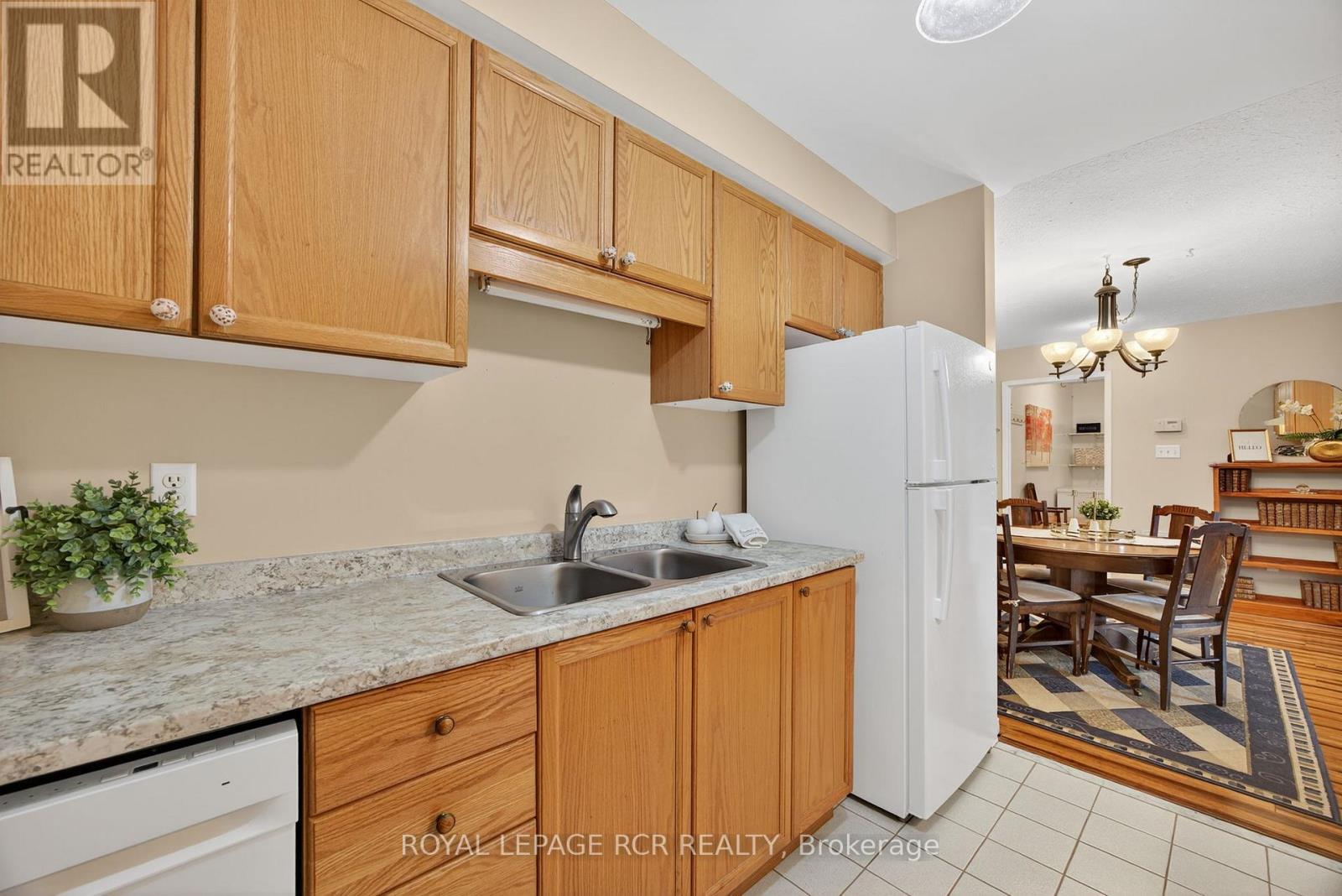 #310 250 ROBERT STREET - 5