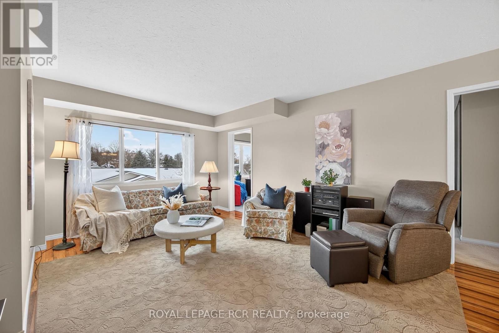#310 250 ROBERT STREET - 6