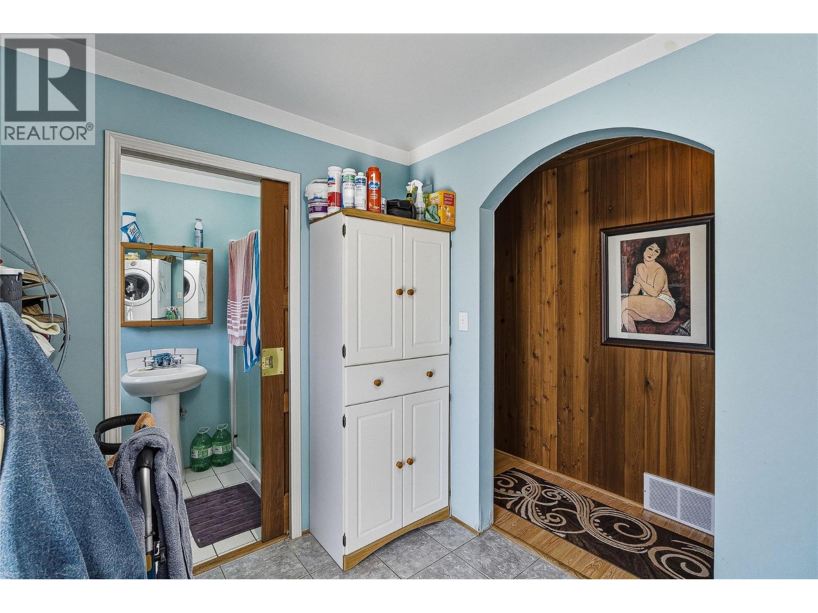 1322 & 1318 Deodar Road - 15