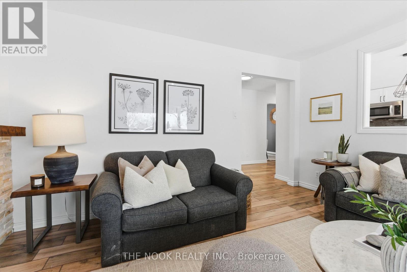 6 SPARROW COURT - 14