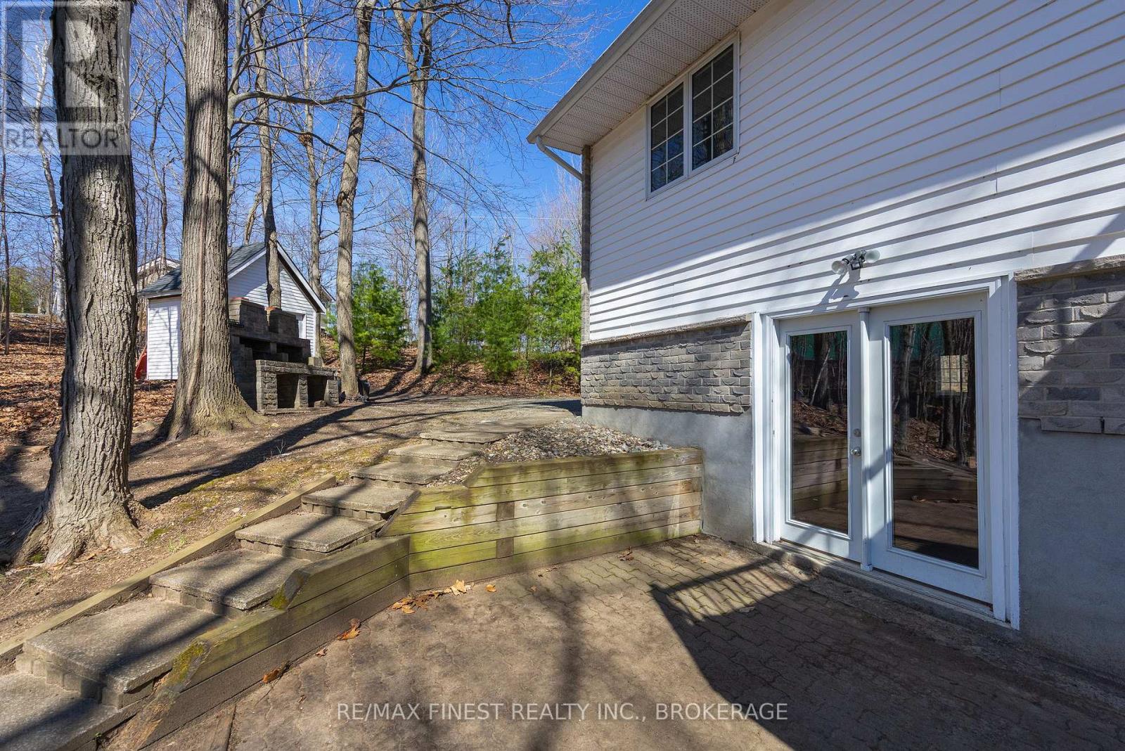 139 SLEEPY HAVEN LANE — photo 31