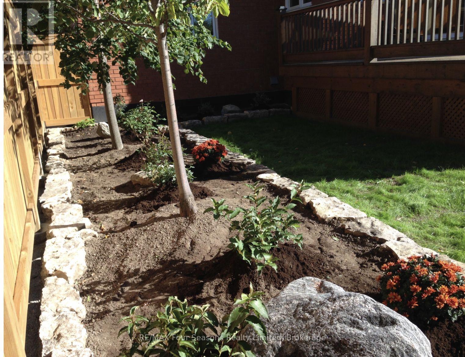 16 CARMICHAEL CRESCENT — photo 41