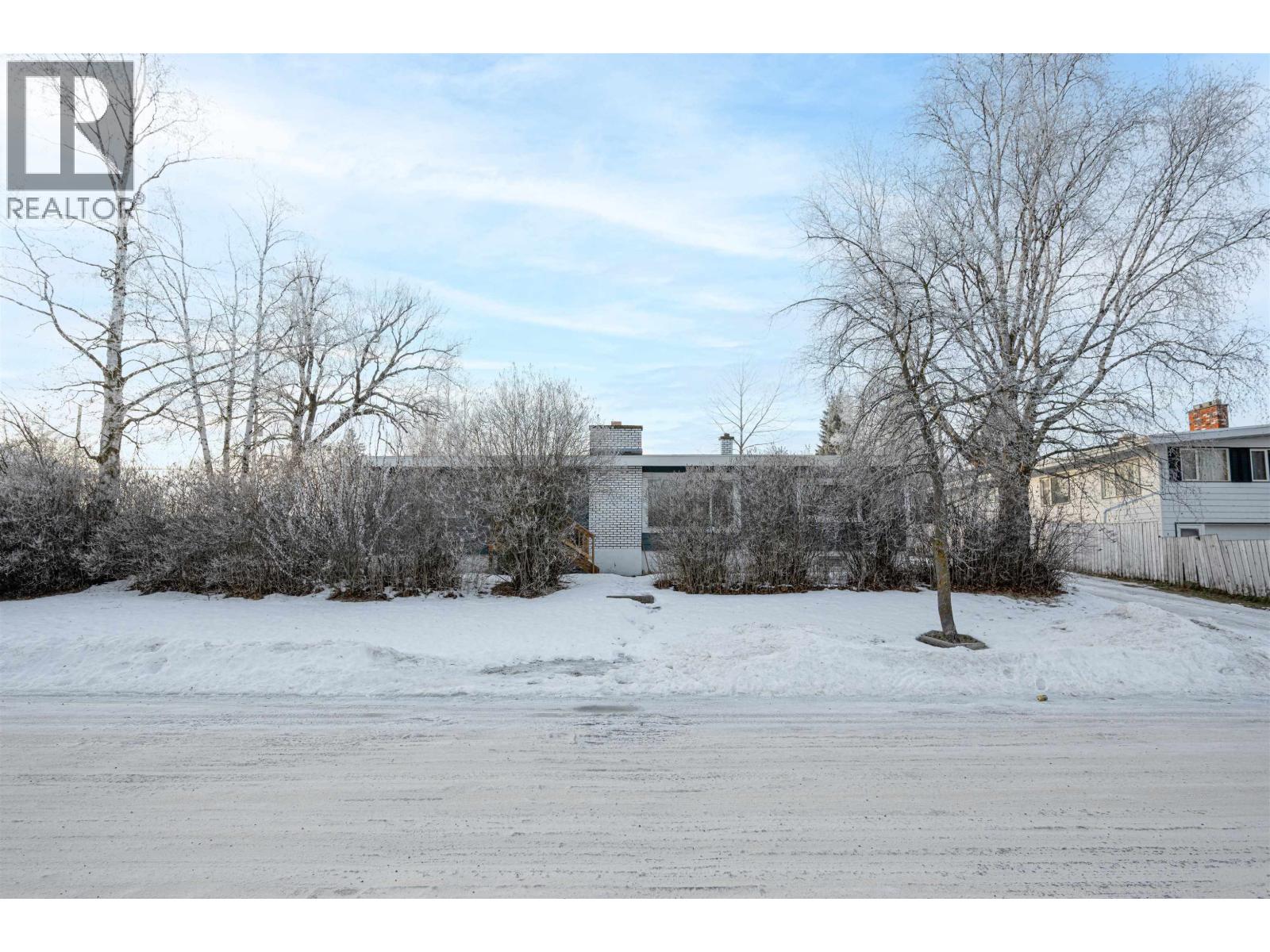 585 GILLETT STREET, Prince George