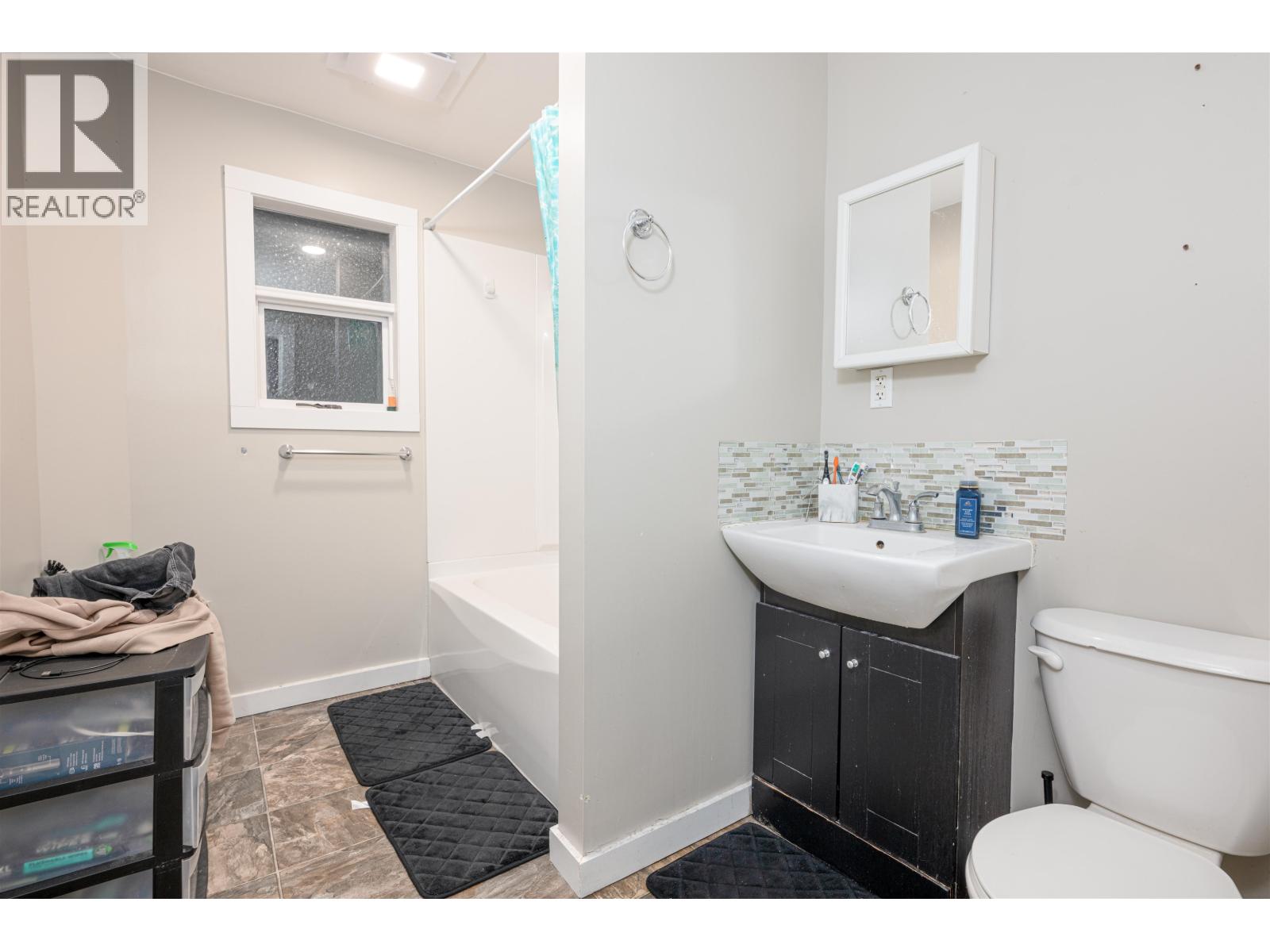 585 GILLETT STREET, Prince George