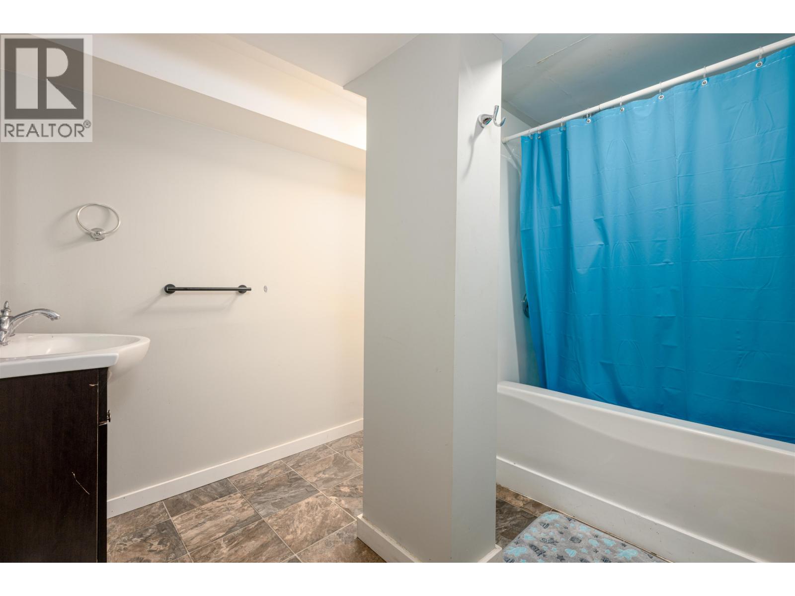 585 GILLETT STREET, Prince George